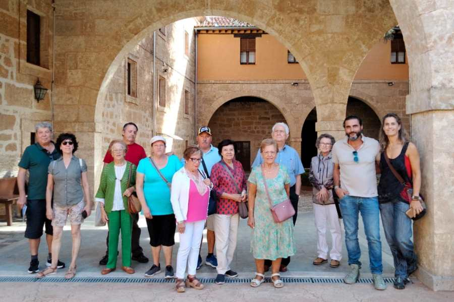 16 personas más descubren la parte noble del Palacio Episcopal