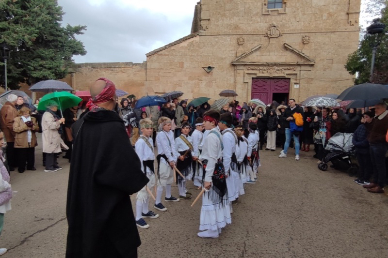 La lluvia obliga a suspender la esperada procesión del Santo Cristo de Hornillos
