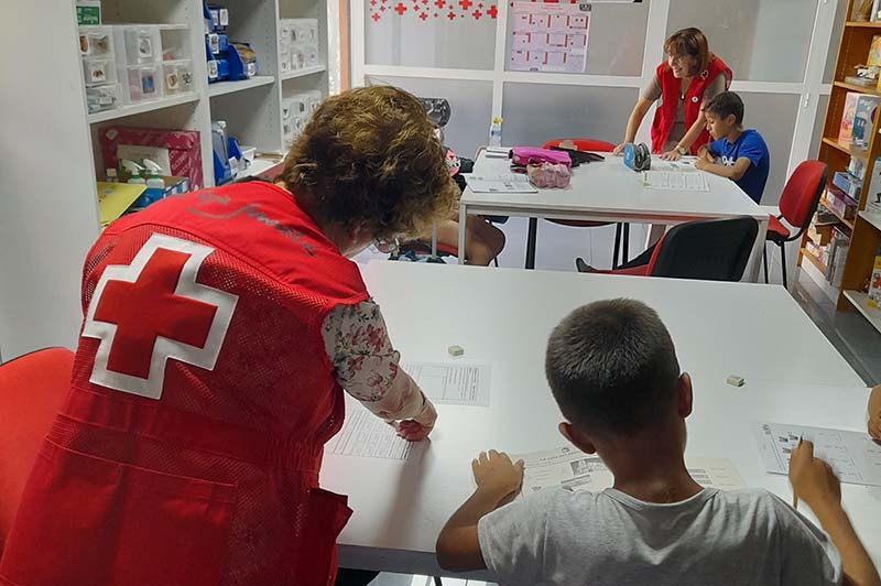 Cruz Roja retoma el apoyo escolar durante el curso a una treintena de niños y niñas en Béjar 