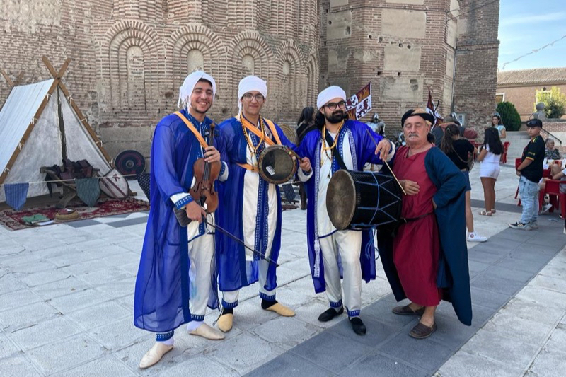 Las calles de Ragama se visten de época y se llenan de visitantes durante la VIII Feria Mudéjar 