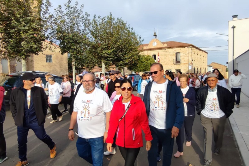 Deporte y solidaridad se unen un año más en la VII Marcha Solidaria de Villar de Gallimazo
