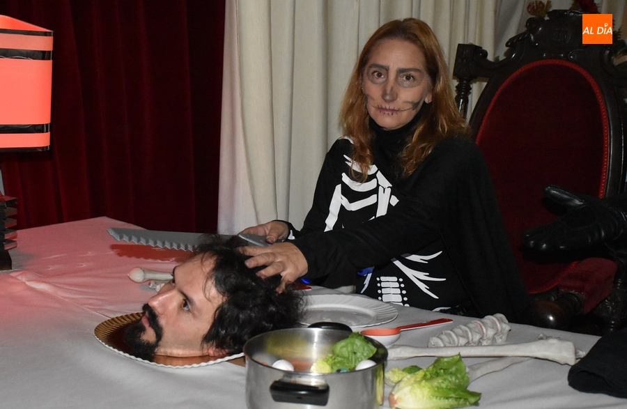 Los alumnos del IES Fray Diego se adentran en una ‘Casa encantada’ repleta de sustos