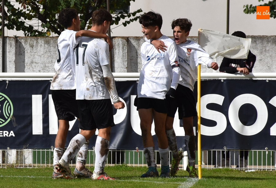 Álex Sánchez firma un póker en el paso triunfal del Cadete del Ciudad Rodrigo por el Francisco Mateos