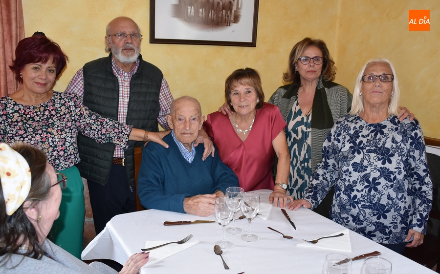 Pelegrín Sánchez Morán celebra sus 100 años rodeado de toda su familia