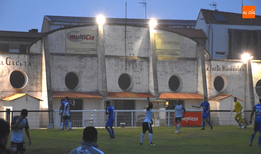 El Ayuntamiento ahorra más de 50.000€ en la adjudicación del contrato para renovar luminarias