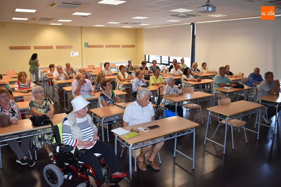 Empieza el curso de la Universidad de la Experiencia manteniendo su volumen de alumnos