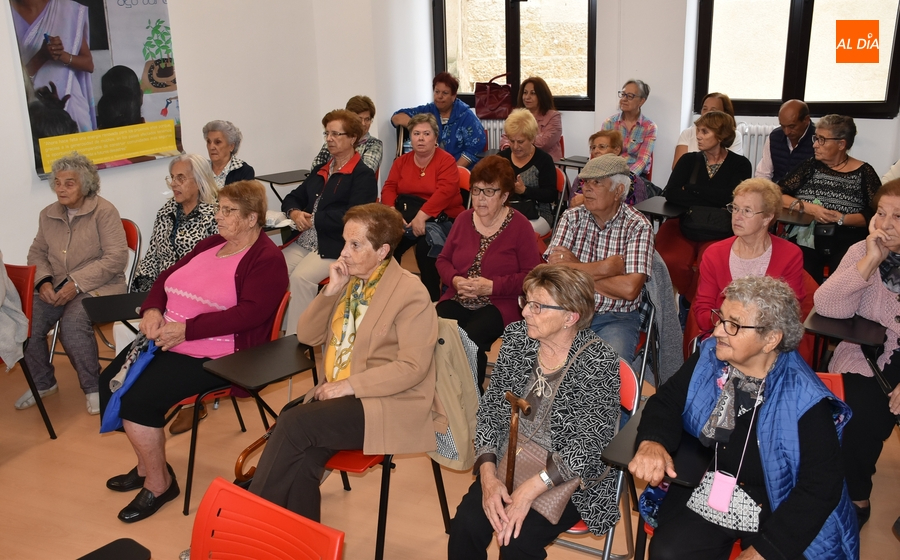 Cruz Roja alerta a los mayores de los malos hábitos en torno a la alimentación