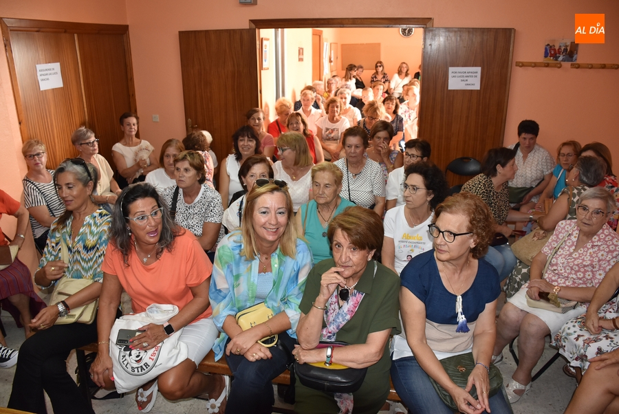 Amanecer inaugura el curso con nueva Directiva encabezada por Carmen Baz