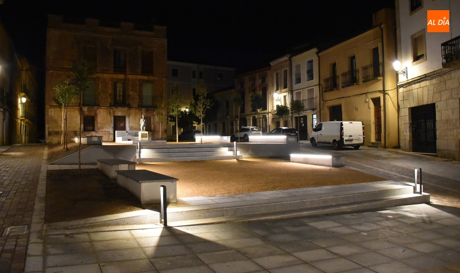 Así luce de noche el renovado Campo de Carniceros de Ciudad Rodrigo