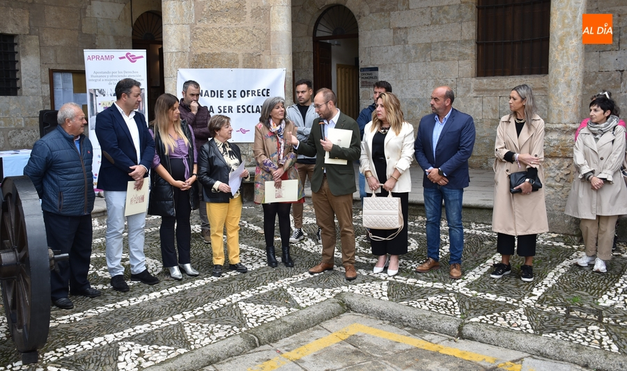 Ciudad Rodrigo muestra su apoyo a las víctimas de la trata y la prostitución
