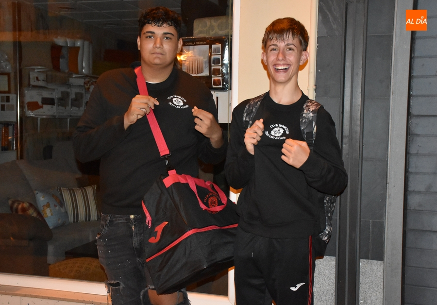 Eh, sácanos una foto: Presumiendo de escudo