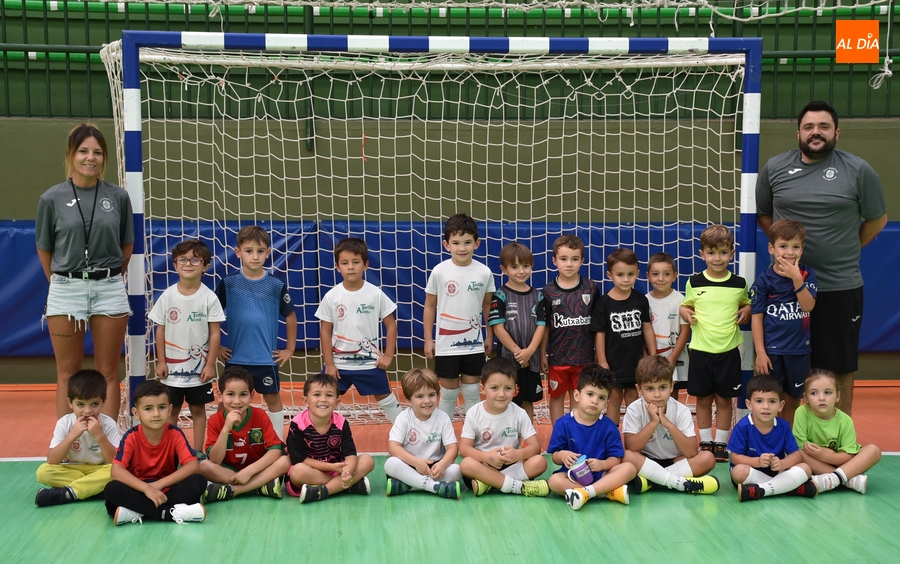 Crece la asistencia a la Escuela de Fútbol Sala del III Columnas