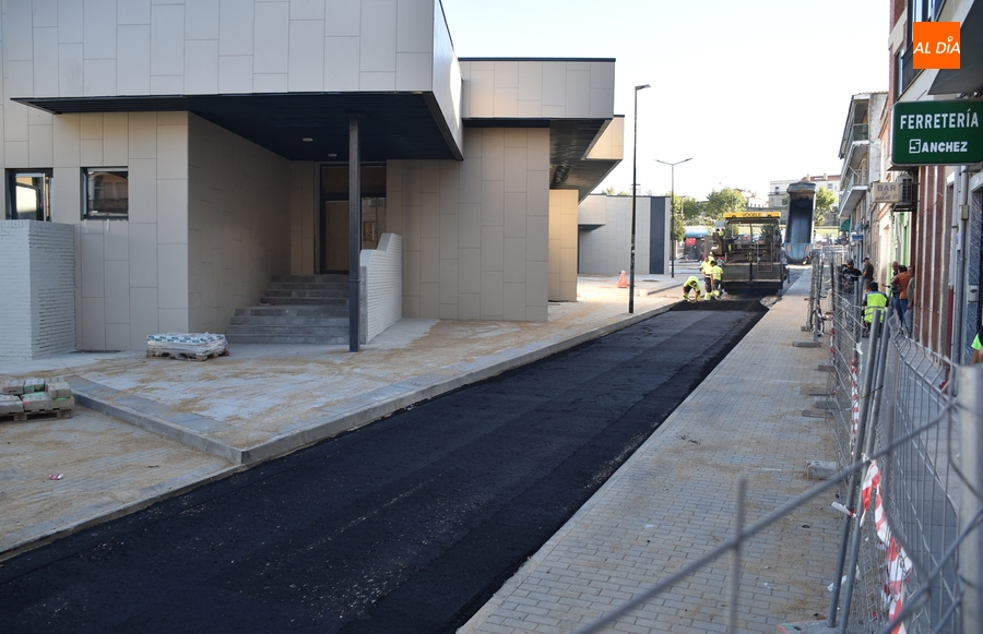 Asfaltado el Campo de Toledo al mismo tiempo que se completa la Avenida de España