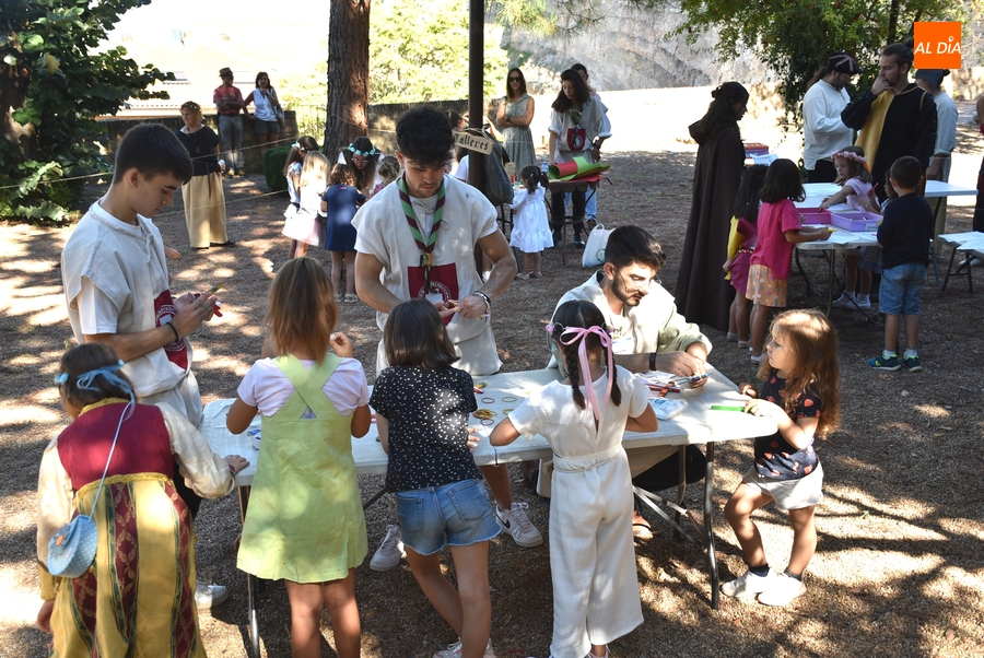 Los más pequeños se lo pasan en grande en la Feria Medieval