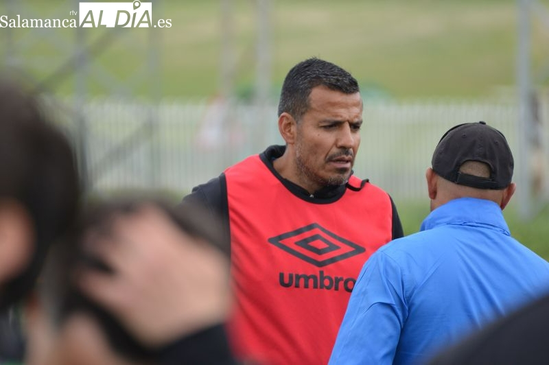 Dos partidos de sanción para Rafa Dueñas en el Salamanca UDS por su expulsión contra el Real Ávila al protestar al árbitro