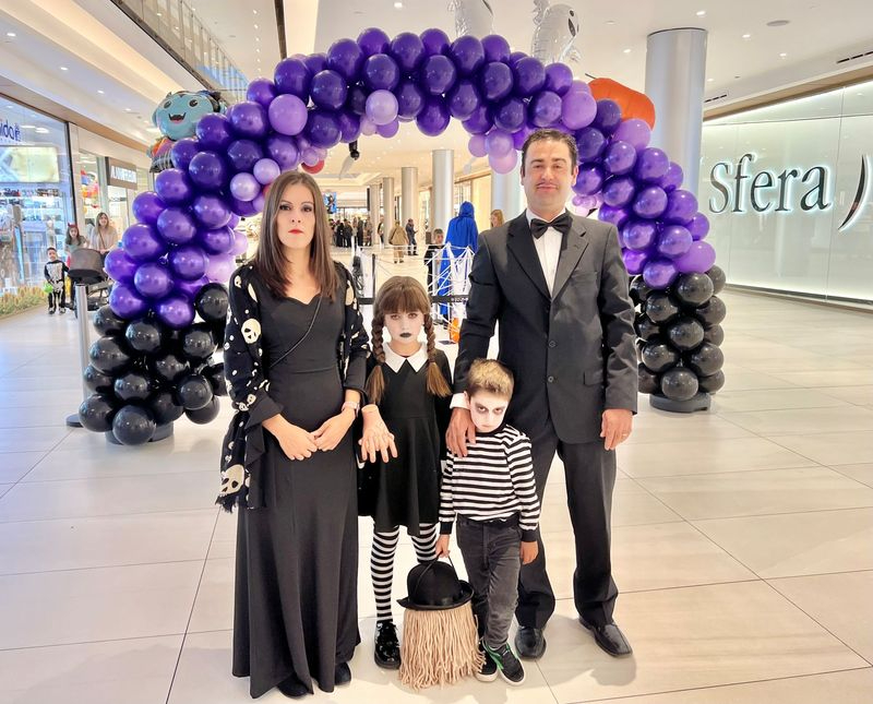 Brujas y arañas se apoderan del Centro Comercial El Tormes por Halloween