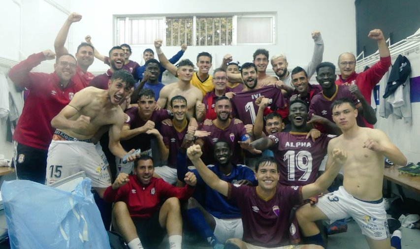 Alberto Martín le da la victoria con un doblete al Real Ávila en El Helmántico