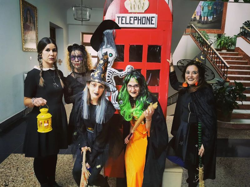 Disfrazarse en Halloween: 12 consejos de OCU para evitar accidentes