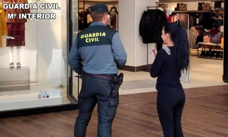 Pillan a una salmantina robando prendas valoradas en más de 400 euros en una tienda de Valladolid