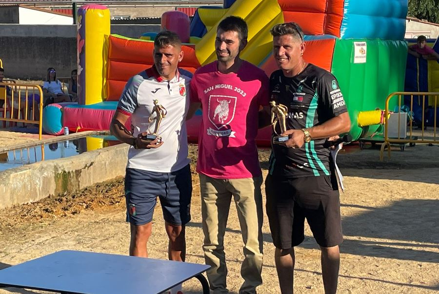 Álvaro y Fran Sastre se imponen en el II Campeonato Internacional de Petanca de Pedrotoro