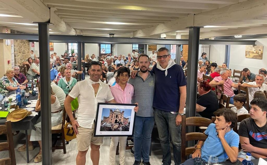 La Peña Marco Pérez, que reúne ya a 220 socios, vive su puesta de largo