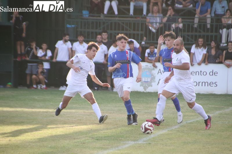 El Aficionado del Alba de Tormes CF recibe la complicada visita del Peñaranda