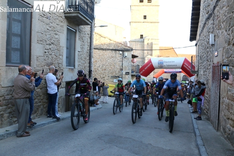 Jakub Stanislaw y José Angel Flores se imponen en la VII Arribes Race de Aldeadávila