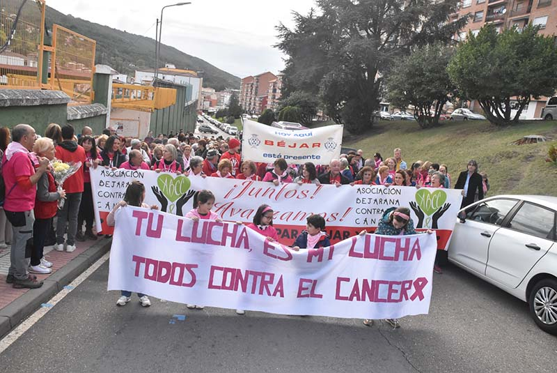 Béjar se viste de rosa contra el cáncer