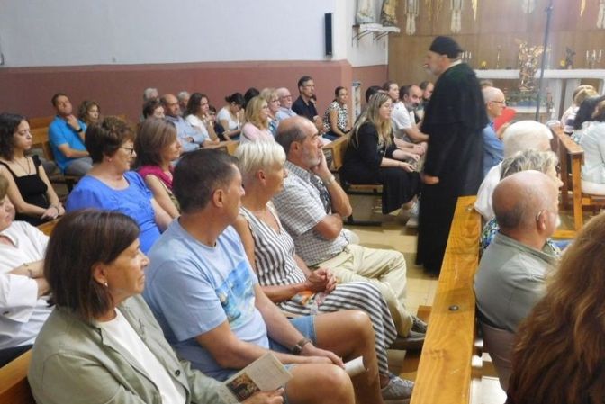 Buscando a Nebrija, ovacionado en La Orbada