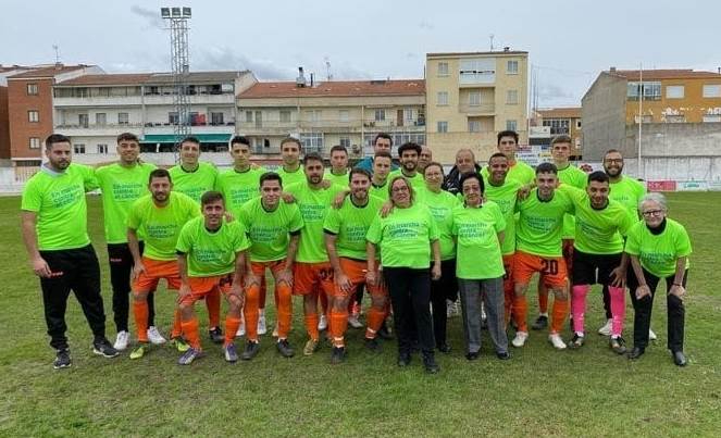 La UD Mirobrigense promociona junto a la AECC la Marcha contra el cáncer del domingo
