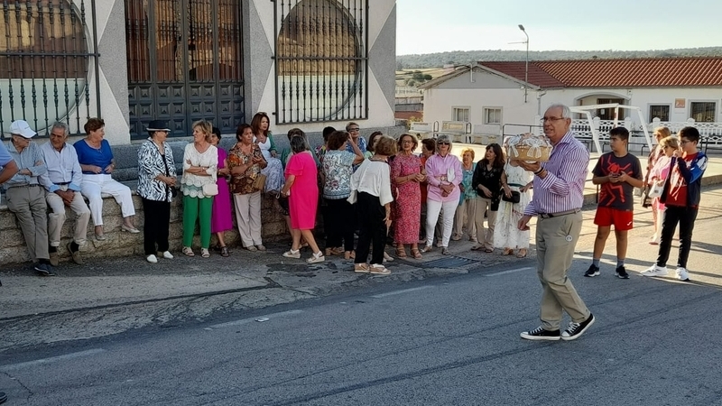 Hasta 510 euros por las dos roscas de Nuestra Señora en Cipérez 