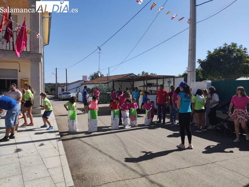 Los juegos infantiles y la yincana de peñas animan las Madrinas en Valderrodrigo