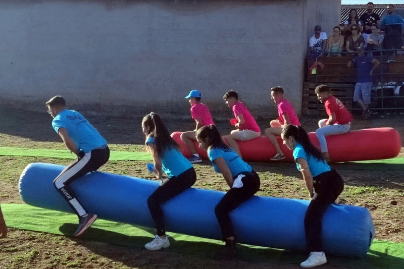 Una capea de vaquillas y un Gran Prix, broche a las fiestas en Valderrodrigo