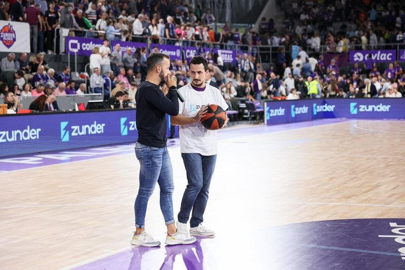 La historia del salmantino Víctor Sánchez: de speaker en Würzburg a tocar el cielo con la primera victoria del Zunder Palencia en ACB