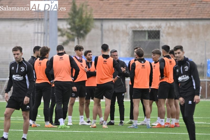 Ponz prueba con un once reconocible para la Copa del Rey en Unionistas, ensaya los penaltis, duda entre Ewan o Slavy y Cacha gana enteros