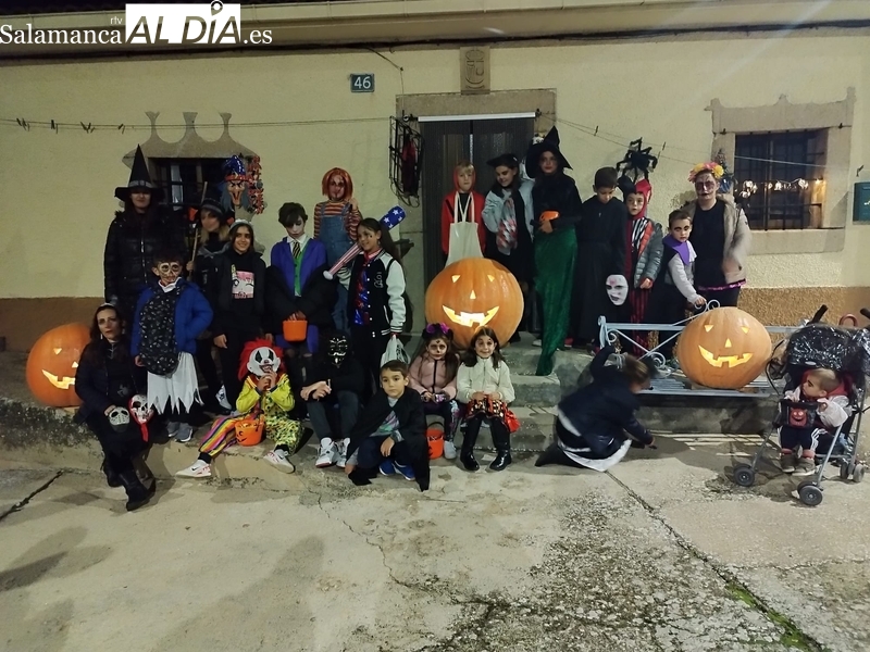 Tarde de disfraces en Villarino con ‘truco y trato’ para celebrar Halloween