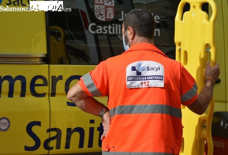 Se sale de la carretera de Ledesma y vuelca junto al nuevo carril bici, cerca de Salamanca