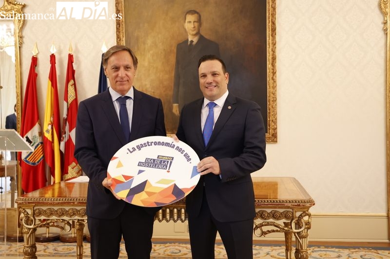 El premio que han dado los hosteleros al alcalde de Salamanca por su apoyo al sector