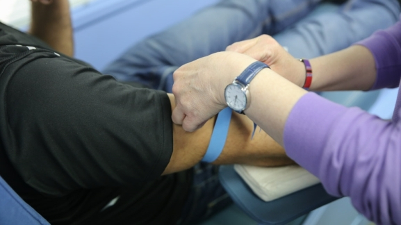 Llamamiento para donar sangre de los grupos 0+ y A-