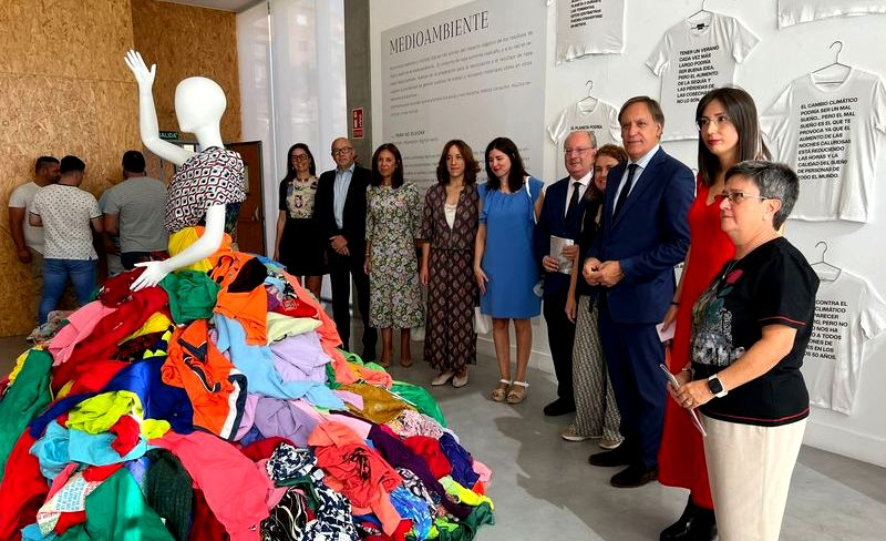 Cuando la ropa se hace arte y vuelve a circular, la exposición que reivindica el reciclaje textil