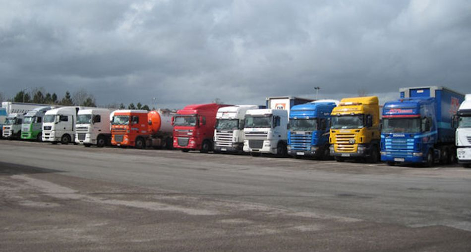 ¿Quieres ser profesional de la conducción? La Junta financia con hasta 900 euros tu permiso de conducir