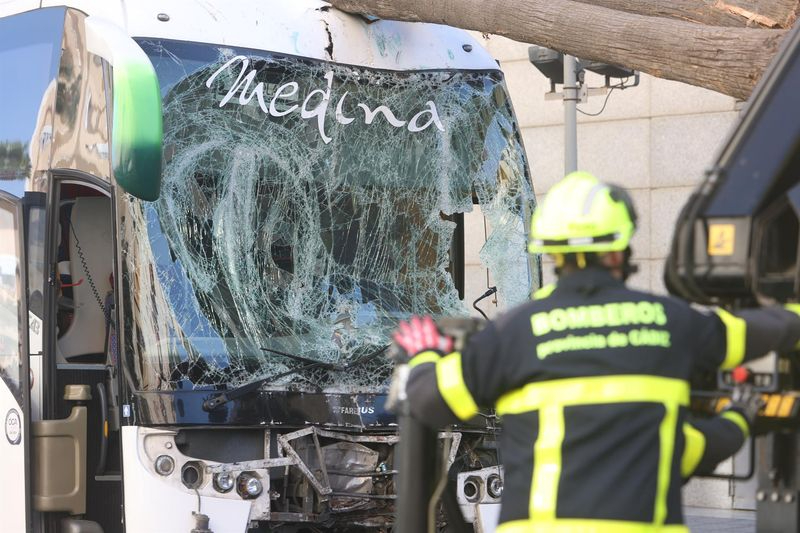 Consternación en Cádiz por el accidente de autobús que ha dejado tres fallecidos 