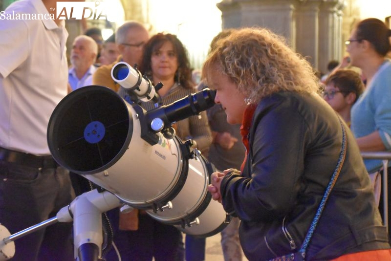 Esté sábado, en la Plaza Mayor, podrás ver la Luna en todo su esplendor