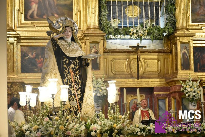 Teresa de Jesús tiene un mensaje de autenticidad personal y nos invita a mirar hacia dentro de nosotros