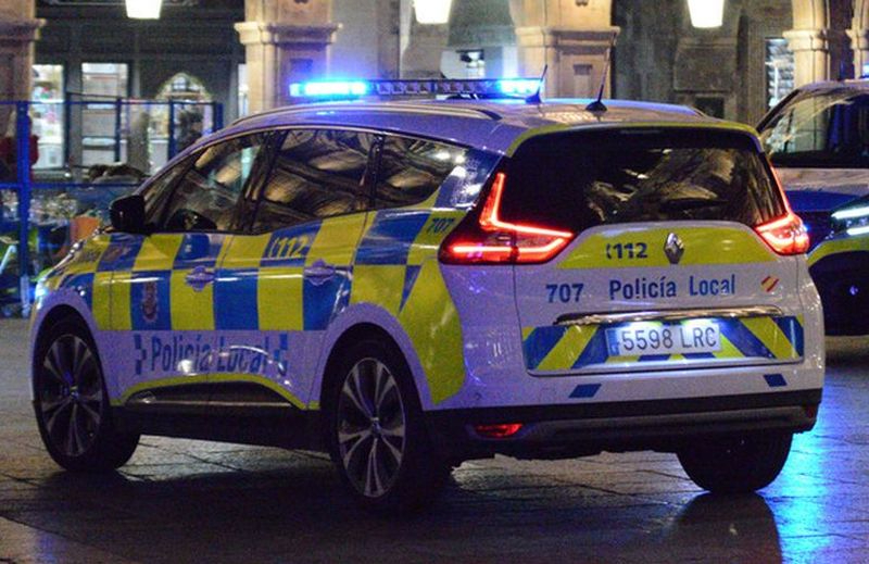 Lanzamiento de huevos y de basura a la calle: así ha sido la madrugada de este domingo en Salamanca