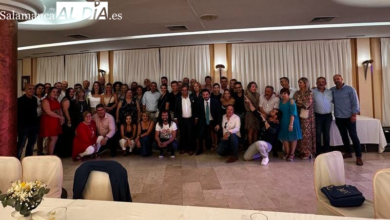 Feliz encuentro entre profesionales y amigos de Autoescuelas El Pilar 