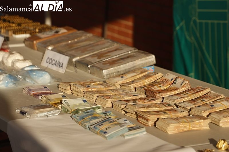 Espectacular golpe al narcotráfico en Salamanca: 14 detenidos e intervenidos 8 kilos de cocaína, joyas, dinero, coches y armas