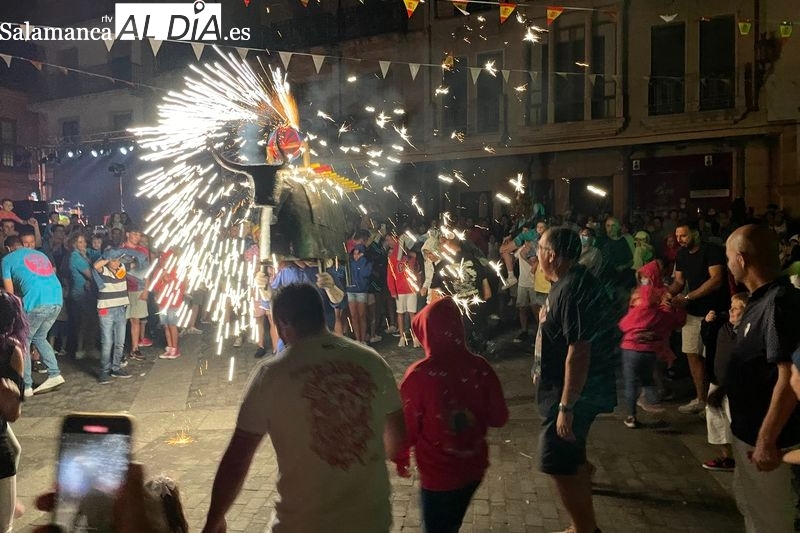 Herida una mujer de 57 años en el toro de fuego con buscapiés