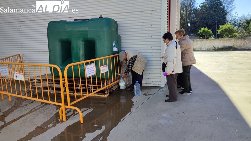 El Ayuntamiento habilita dos puntos de suministro de agua en Vitigudino y uno en Majuges