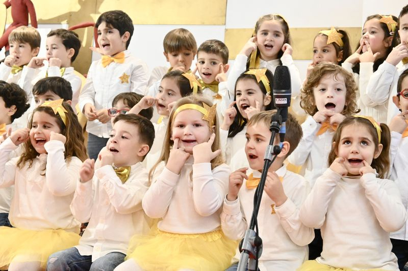 VIII Certamen de Villancicos en el Centro Comercial El Tormes